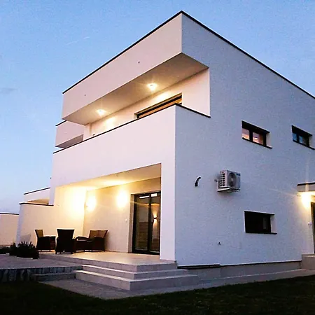 Daire Three Diamonds Dunajská Streda