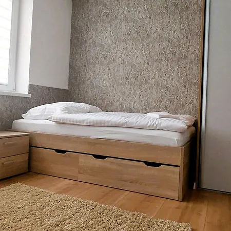 Daire Three Diamonds