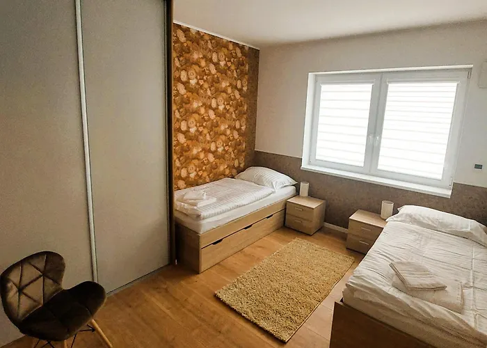 Three Diamonds アパート *